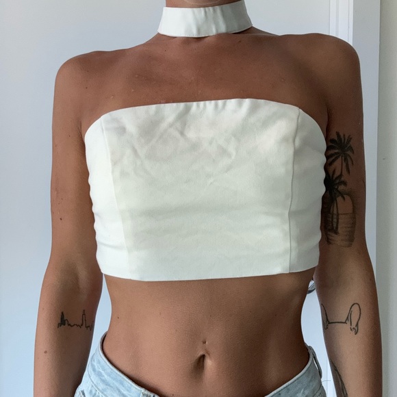 WHITE FOX halter crop top - Picture 2 of 5